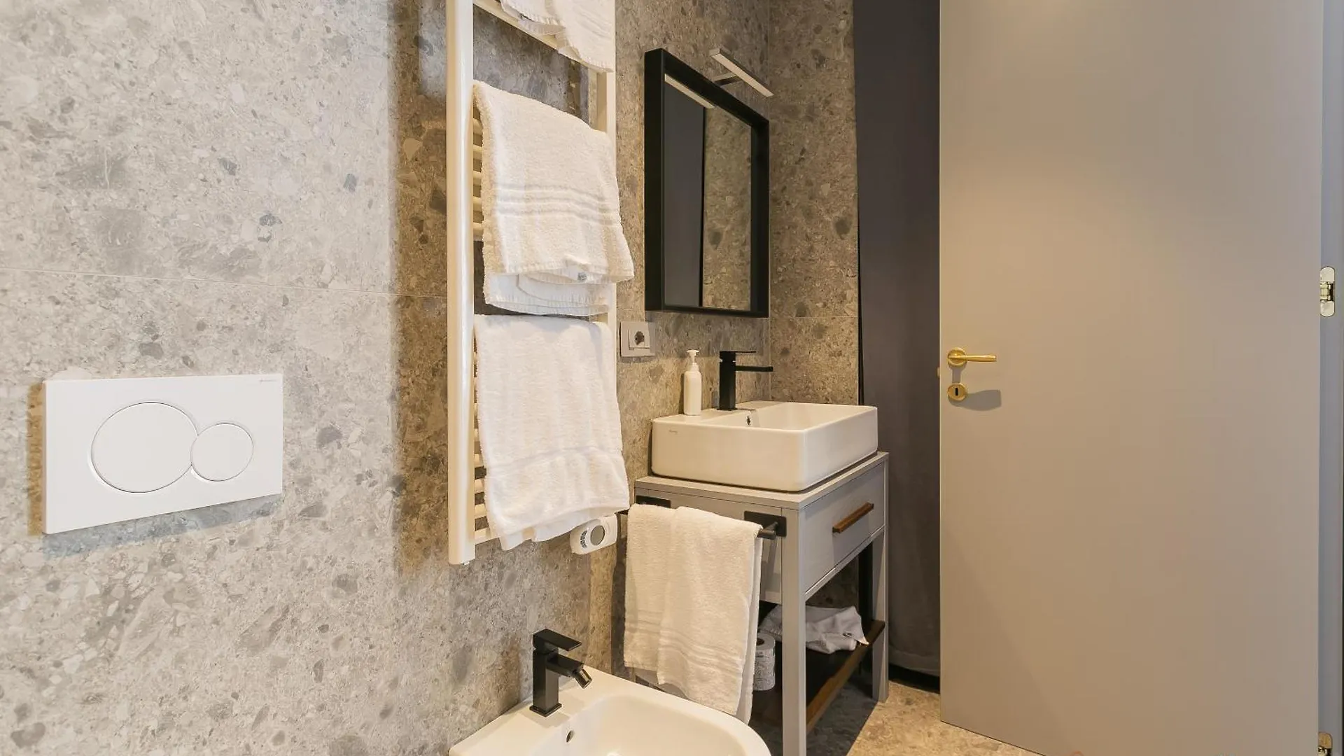 Palazzo Piccinni 97 By Apulia Accommodation Bari Guest house